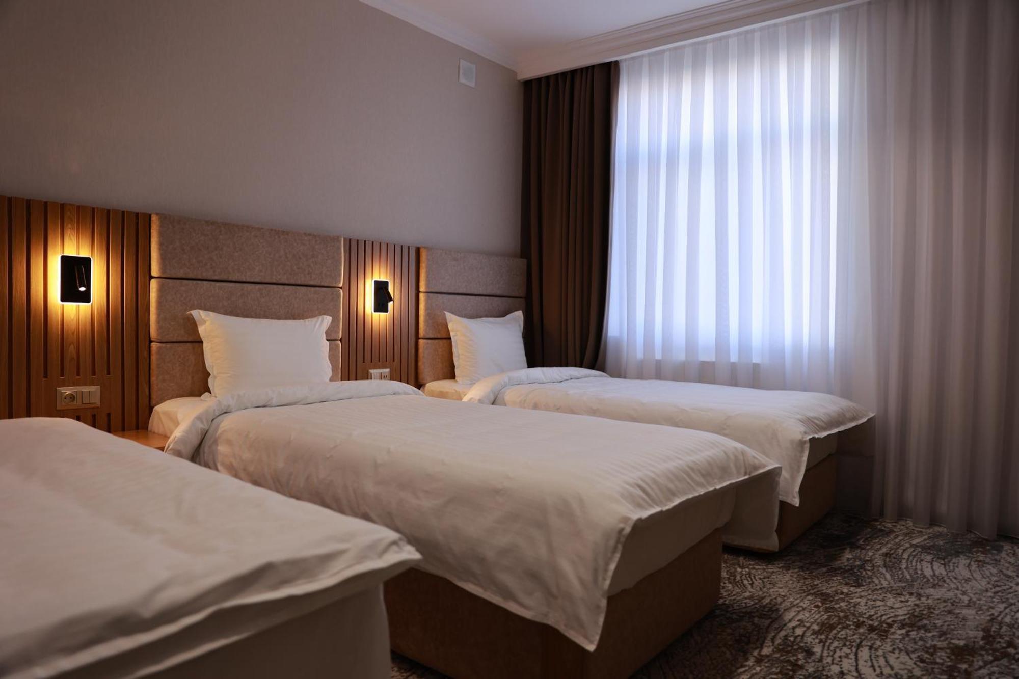 Damir Hotel ヌクス エクステリア 写真