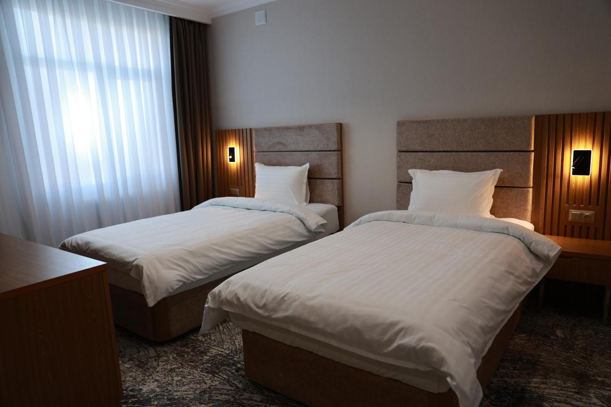 Damir Hotel ヌクス エクステリア 写真